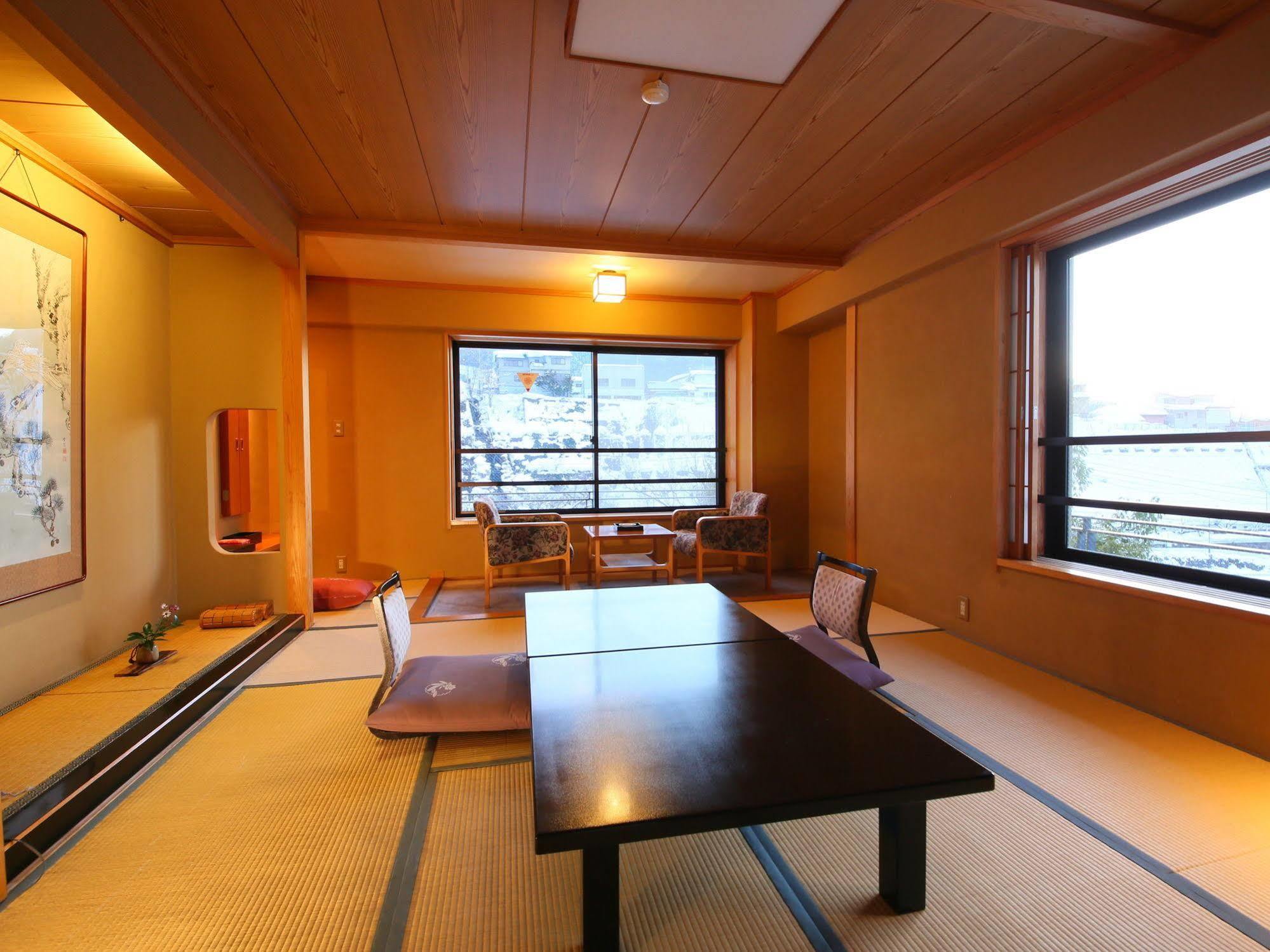 Shibu Hotel Yamanouchi  Buitenkant foto